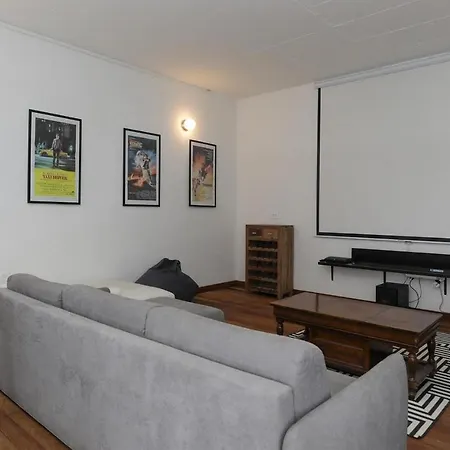 Hills Estate Dol (Brac)