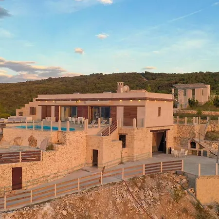 Hills Estate Dol (Brac)