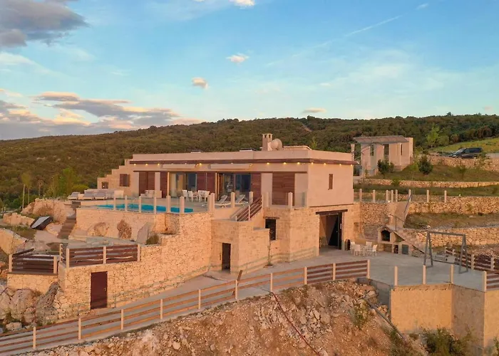 Hills Estate Dol (Brac)