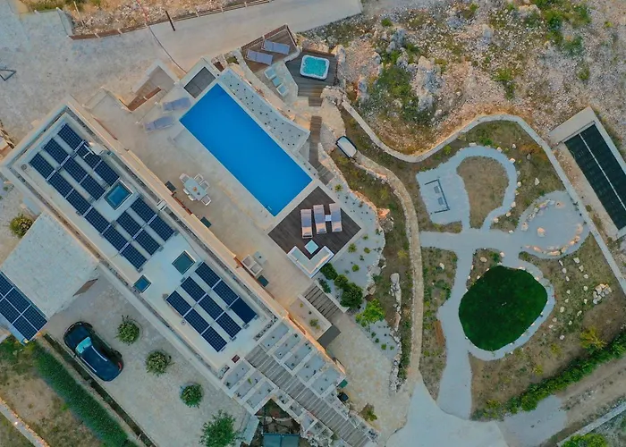 Hills Estate Dol (Brac)